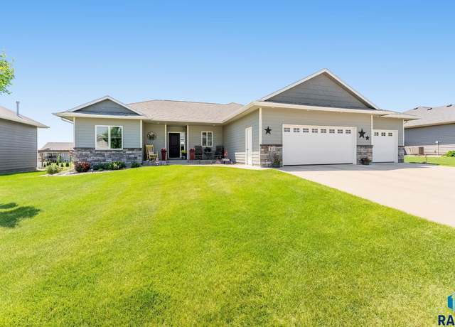 Property at 413 N Willow Creek Ave, Sioux Falls, SD 57110, 3 beds, 2.5 baths