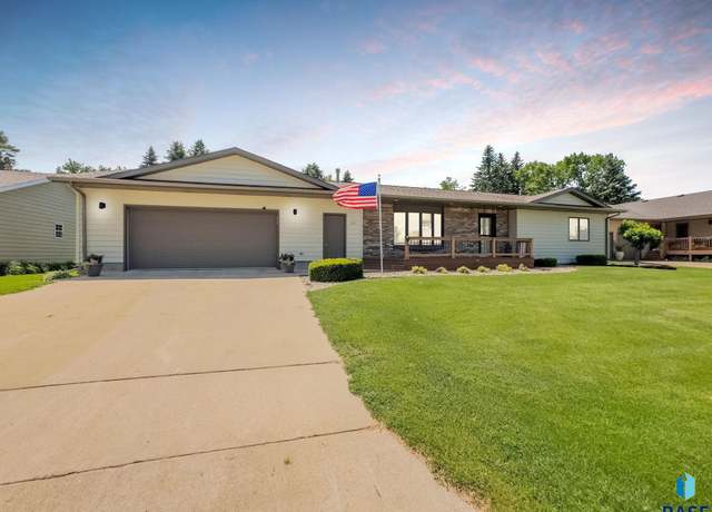 Property at 303 E 11th St, Dell Rapids, SD 57022, 4 beds, 3 baths