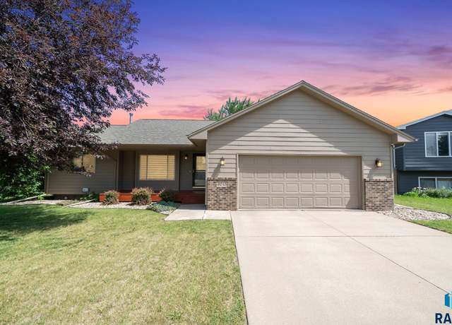 Property at 6045 W Jordan Ct, Sioux Falls, SD 57106, 3 beds, 2.5 baths