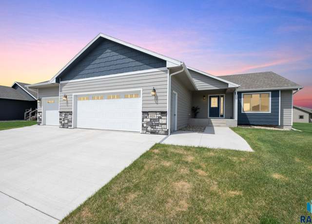 Property at 525 Quartzite Ave, Tea, SD 57064, 6 beds, 3 baths