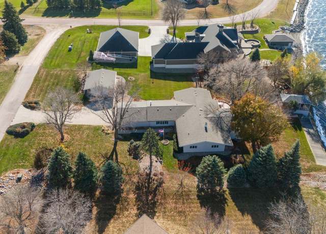 Property at 6801 Zimmerman Dr, Wentworth, SD 57075, 3 beds, 2 baths