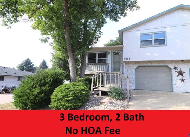 Property at 3204 E Oak St, Sioux Falls, SD 57103, 3 beds, 1.5 baths