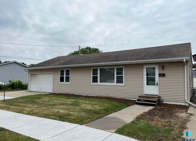 Property at 115 S Blair Ave, Canton, SD 57013, 2 beds, 1 bath