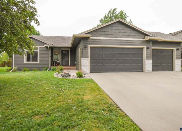 Property at 3208 S Triple Play Ave, Sioux Falls, SD 57110-8806, 4 beds, 2 baths