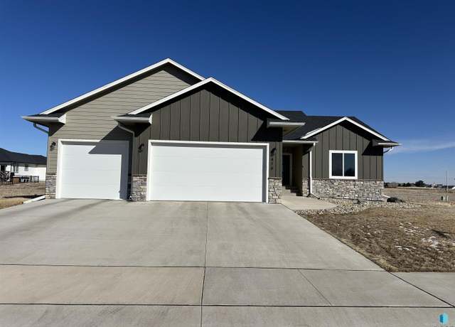 Property at 416 Bunyan Dr, Harrisburg, SD 57032, 5 beds, 3 baths