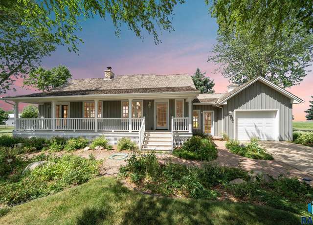 Property at 46582 282nd St, Lennox, SD 57039, 3 beds, 2 baths