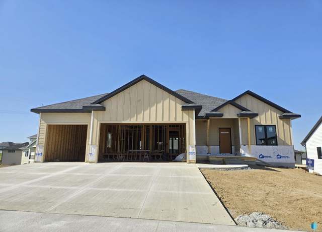 Property at 8412 E Spearfish Ct, Sioux Falls, SD 57110, 3 beds, 2 baths