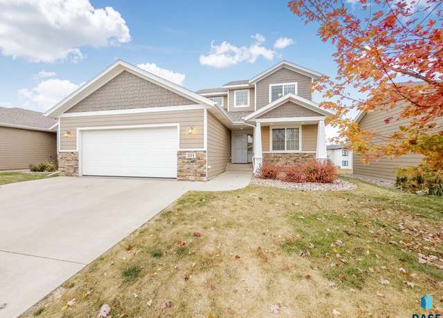 Property at 204 E 81st Pl, Sioux Falls, SD 57108, 5 beds, 4 baths