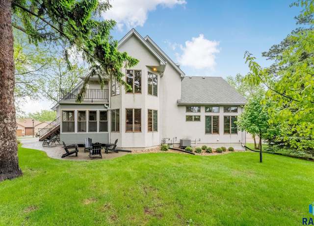 Property at 2502 S Big Timber Pl, Sioux Falls, SD 57105, 3 beds, 3.5 baths