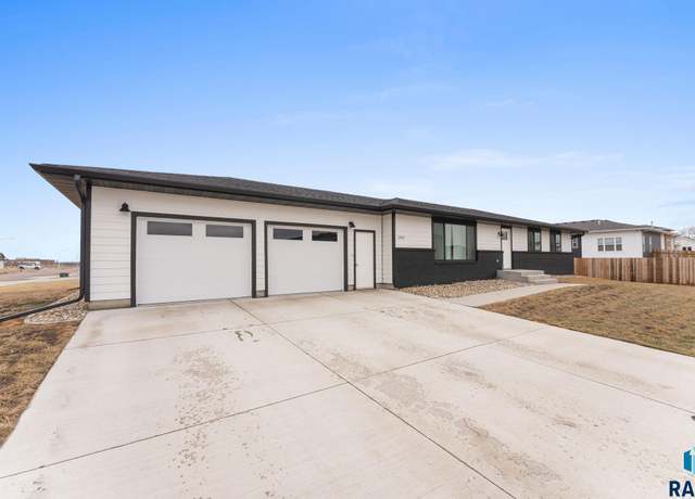 Property at 1335 Blue Ox St, Harrisburg, SD 57032, 3 beds, 3 baths