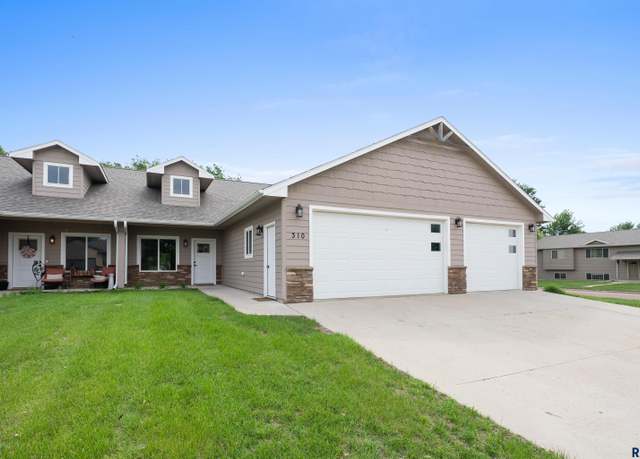 Property at 310 Emmett Trl, Harrisburg, SD 57032, 3 beds, 2 baths