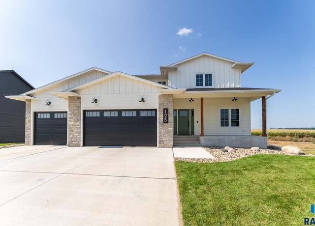 Property at 125 Skyline Dr, Valley Springs, SD 57068, 3 beds, 2.5 baths