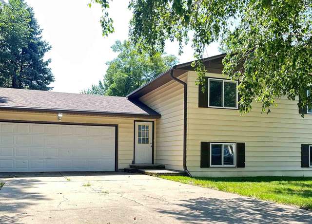 Property at 4301 E 28th St, Sioux Falls, SD 57103, 4 beds, 2 baths