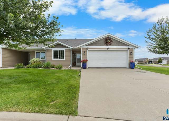 Property at 1129 N Springfield Pl, Sioux Falls, SD 57107, 2 beds, 2 baths