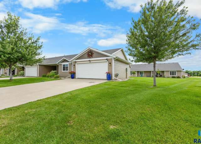 Property at 1129 N Springfield Pl, Sioux Falls, SD 57107, 2 beds, 2 baths