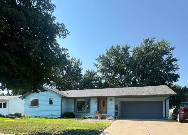 Property at 5205 W Thurman Dr, Sioux Falls, SD 57106, 4 beds, 2 baths