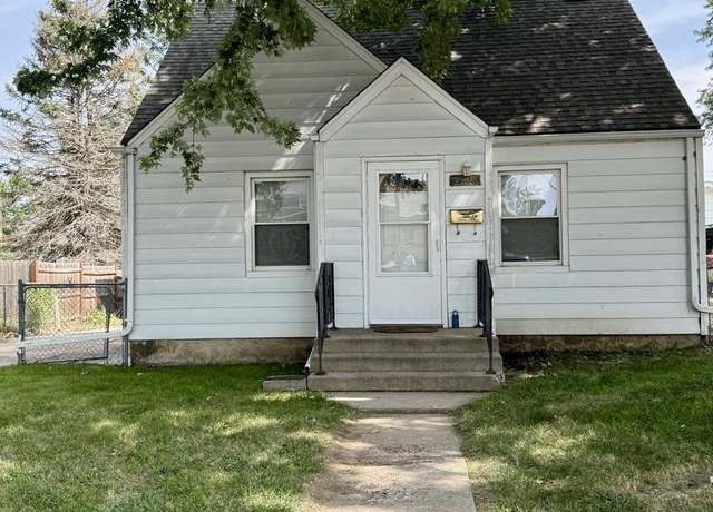 Property at 2208 S Willow Ave, Sioux Falls, SD 57105, 3 beds, 1 bath