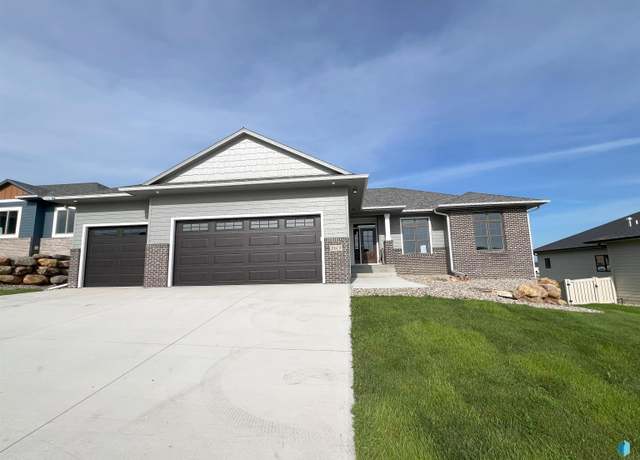 Property at 2613 S Galena Ave, Sioux Falls, SD 57110, 3 beds, 2 baths
