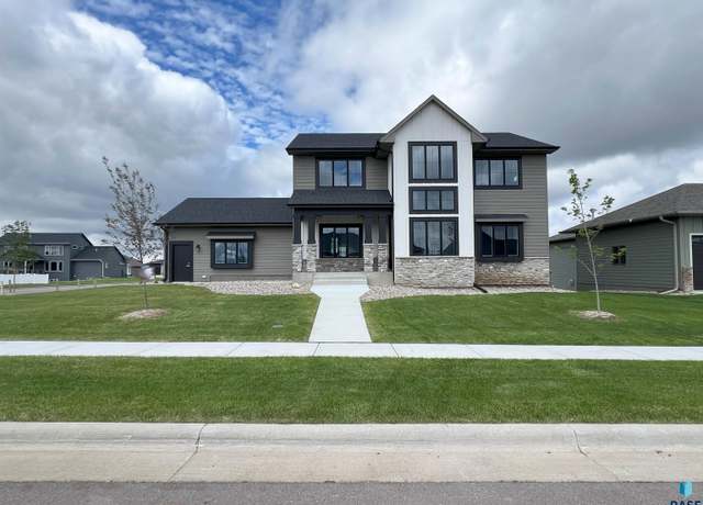Property at 2713 S Galena Ave, Sioux Falls, SD 57110, 4 beds, 2.5 baths