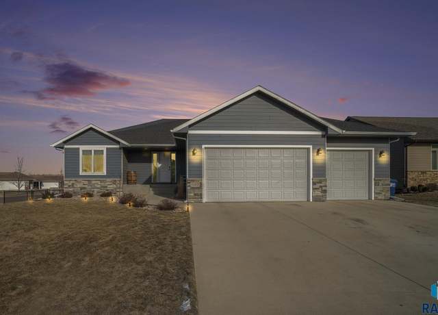 Property at 5700 E Meadow Oak Cir, Sioux Falls, SD 57110, 4 beds, 3 baths