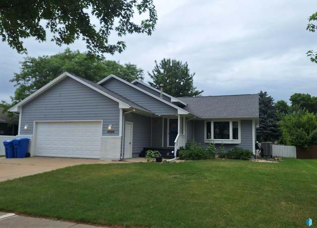 Property at 4304 E 37th St, Sioux Falls, SD 57103, 3 beds, 2 baths
