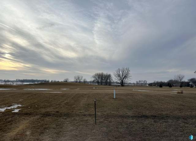 Property at 185 Lake Ridge Dr, Wentworth, SD 57075