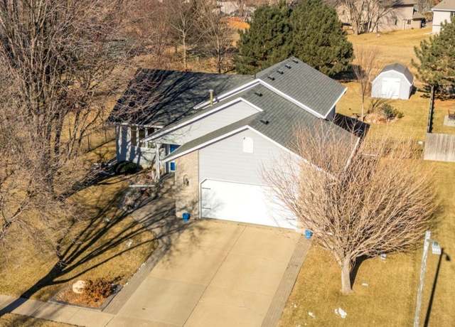Property at 4404 E 37th St, Sioux Falls, SD 57103-6556, 3 beds, 3 baths