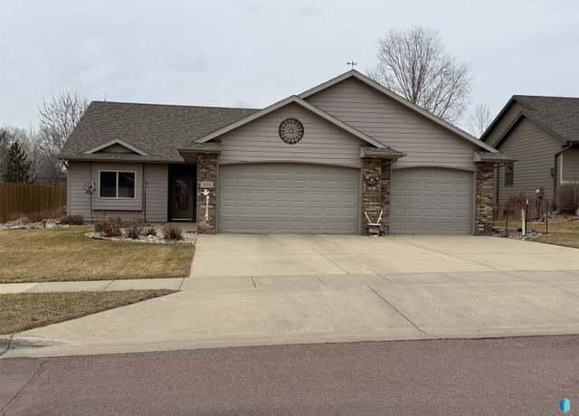 Property at 800 W Sterling Oak Cir, Sioux Falls, SD 57108-4102, 2 beds, 2 baths