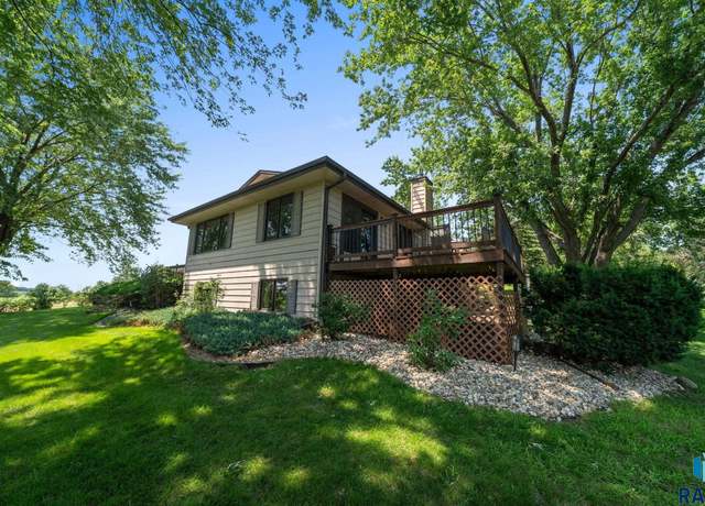 Property at 8700 E 41st St, Sioux Falls, SD 57110, 3 beds, 3 baths