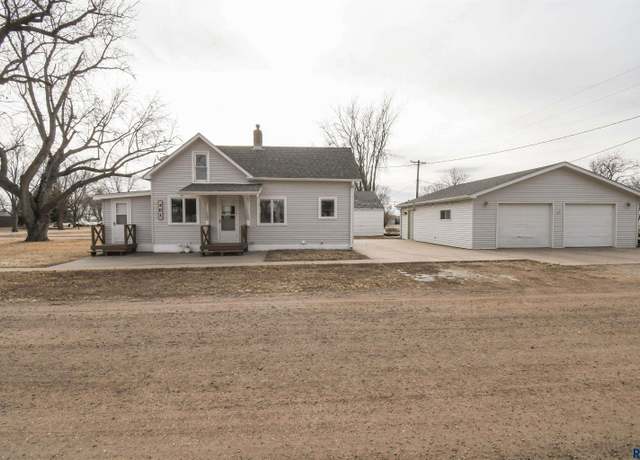 Property at 401 W 2nd St, Worthing, SD 57077, 3 beds, 1 bath