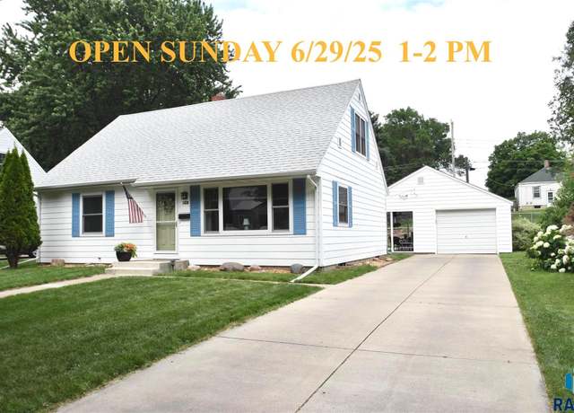 Property at 1620 S West Ave, Sioux Falls, SD 57105, 4 beds, 2 baths