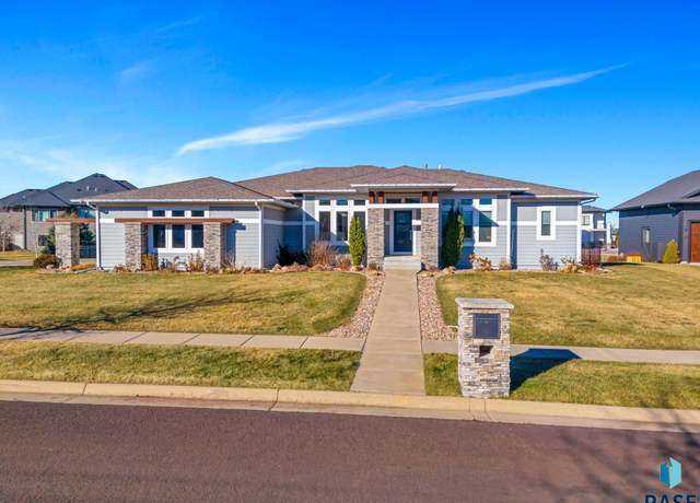 Property at 6809 S Jovan Cir, Sioux Falls, SD 57108, 5 beds, 4 baths