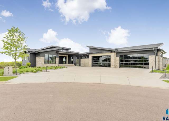 Property at 8505 E Sugar Leaf Cir, Sioux Falls, SD 57110, 6 beds, 5 baths