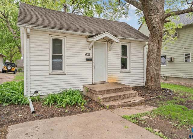 Property at 621 W 21st St, Sioux Falls, SD 57105, 2 beds, 1 bath
