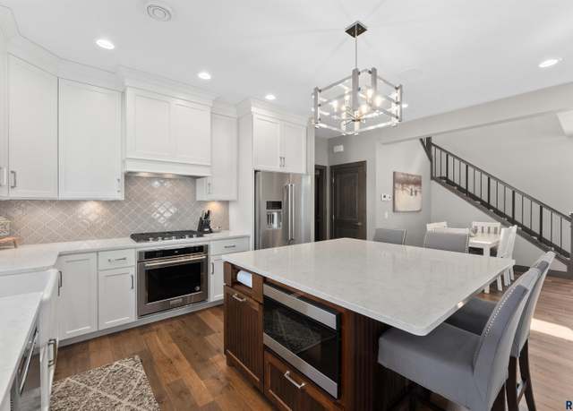 Property at 912 Torrey Pine Ln, Sioux Falls, SD 57110, 4 beds, 3.5 baths