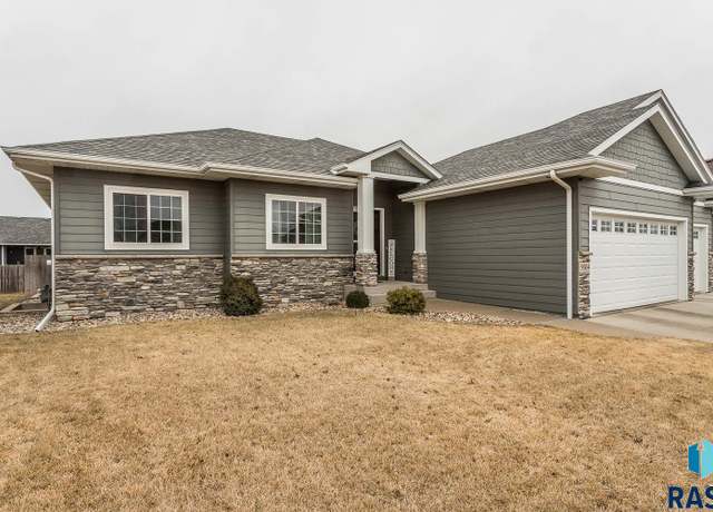 Property at 5504 S Sirocco Ave, Sioux Falls, SD 57108, 5 beds, 3.5 baths