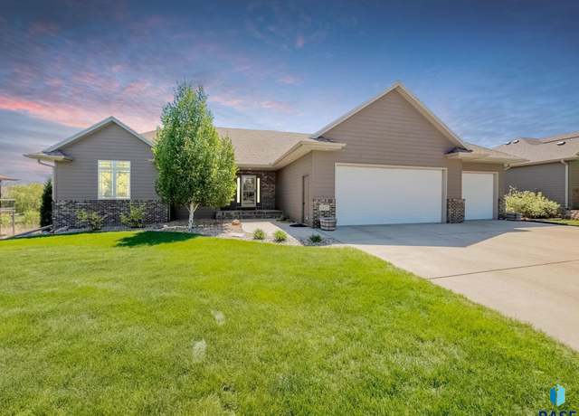 Property at 1817 W Ashton Trl, Brandon, SD 57005, 5 beds, 3.5 baths