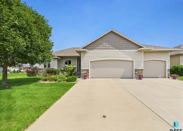 Property at 2304 S Canyon Ave, Sioux Falls, SD 57110, 6 beds, 3.5 baths