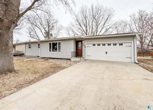 Property at 108 S Needles Dr, Brandon, SD 57005, 5 beds, 2 baths