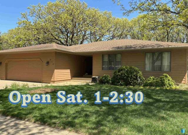 Property at 916 N Savannah Dr, Sioux Falls, SD 57103, 4 beds, 3 baths
