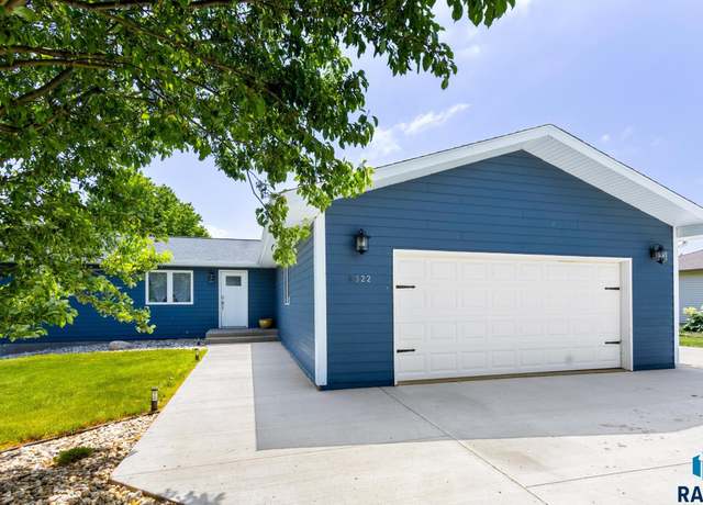 Property at 6322 Harbor Way, Wentworth, SD 57075, 4 beds, 2.5 baths