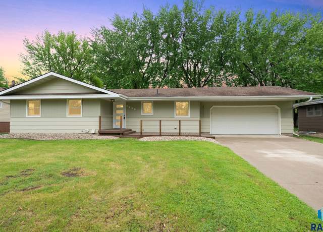 Property at 1912 E Sylvan Cir, Brandon, SD 57005, 3 beds, 2 baths
