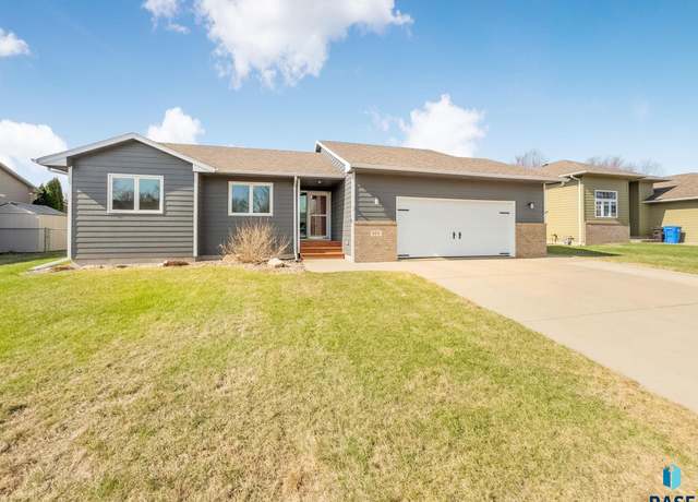Property at 305 W Hackberry St, Brandon, SD 57005, 5 beds, 3 baths