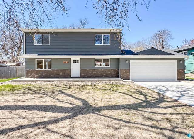 Property at 105 N Needles Dr, Brandon, SD 57005, 5 beds, 3.5 baths