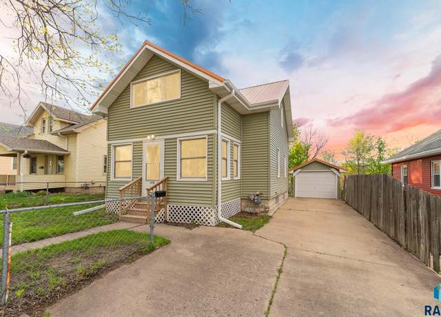 Property at 1530 W 10th St, Sioux Falls, SD 57104, 2 beds, 1 bath