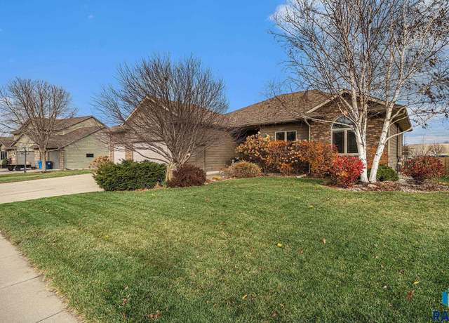 Property at 1300 S Lindenwald Dr, Sioux Falls, SD 57106, 6 beds, 3 baths