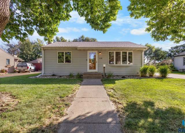 Property at 616 N Leadale Ave, Sioux Falls, SD 57103, 3 beds, 1.5 baths