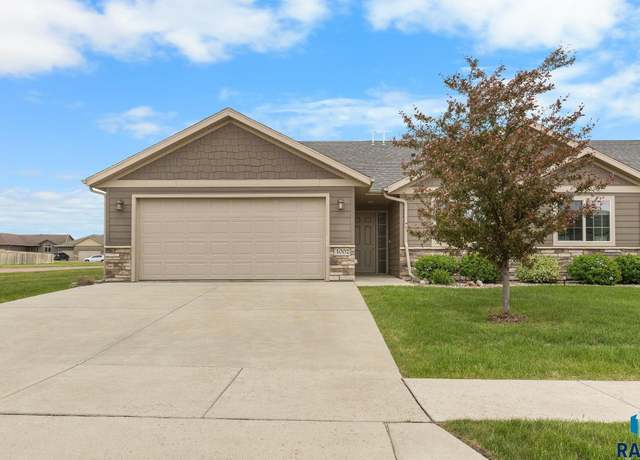 Property at 4002 S Grand Slam Ave, Sioux Falls, SD 57110, 2 beds, 2 baths