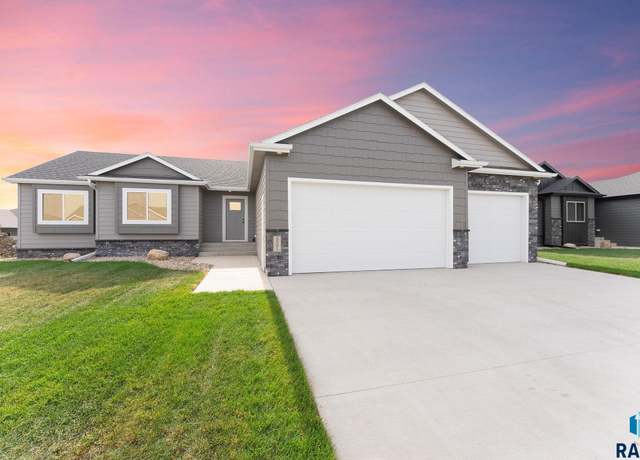 Property at 5501 E 64th St, Sioux Falls, SD 57108, 3 beds, 2 baths