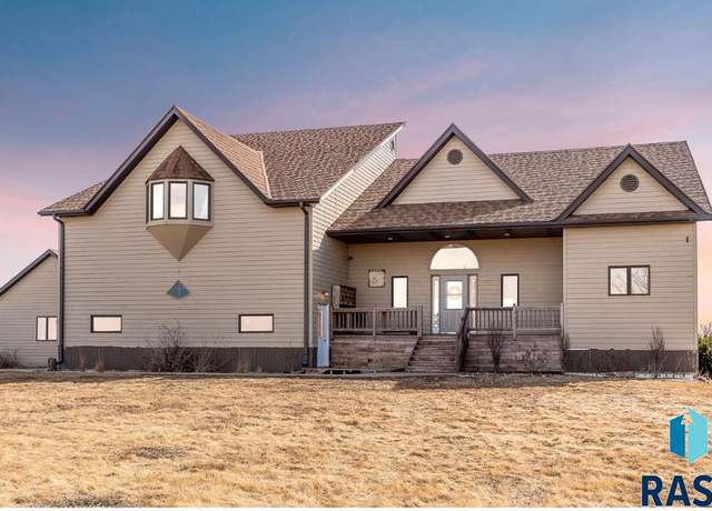 Property at 47969 252nd St, Garretson, SD 57030, 7 beds, 5.5 baths
